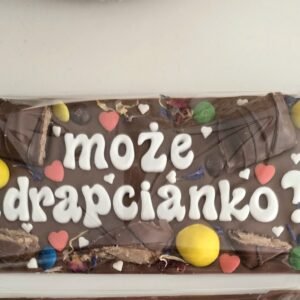 Wzór 20 – gotowa czekolada z napisem Może drapcianko?